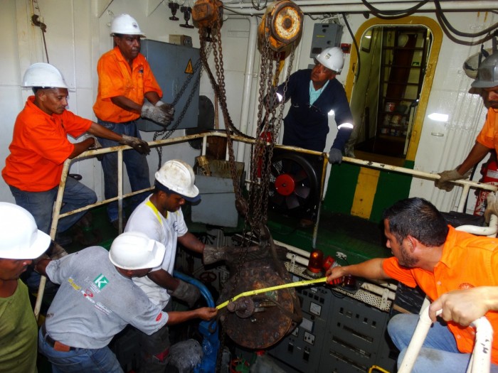 Engines maintenance supervision of tugboat in dry dock